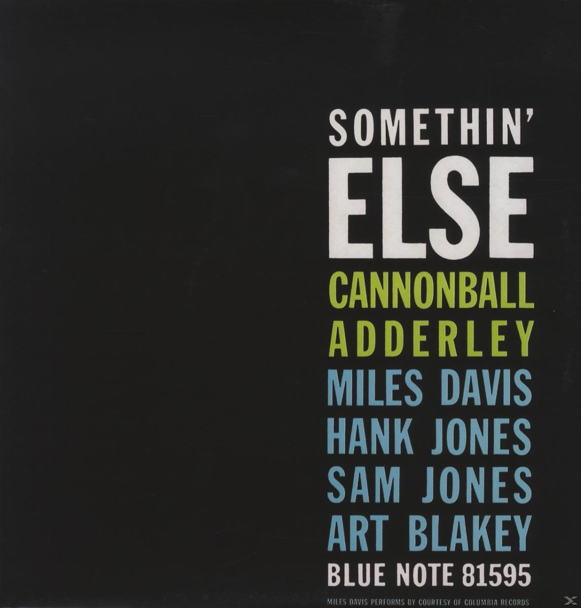 Album borító szöveggel: Somethin' Else. A zenészek neveit tartalmazza függőleges listában.
