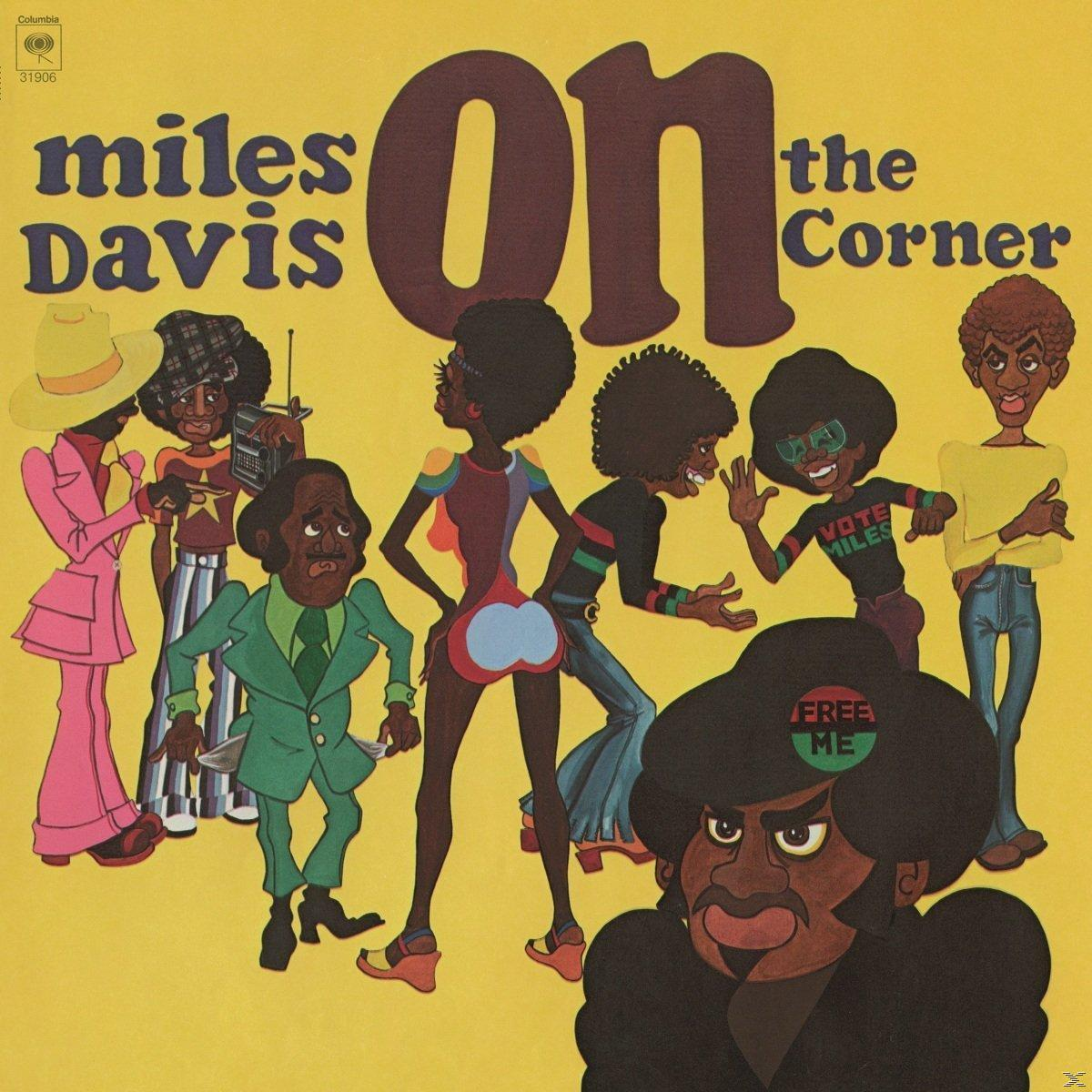 Album borítója rajzfilmfigurákkal sárga háttérrel. Szöveg: Miles Davis on the Corner. Különböző ruházatú karakterek.