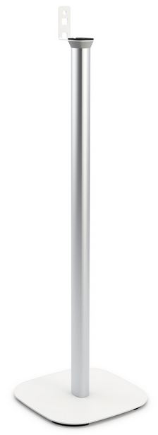 Support d'enceinte argenté : poteau métallique cylindrique haut sur une base carrée blanche.