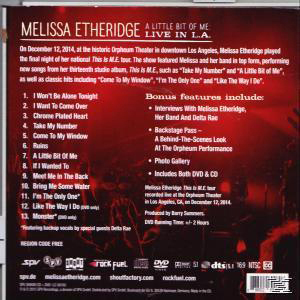 CD-Cover von Melissa Etheridges Live-Album. Text, Trackliste und Bandmitglieder sind auf rotem Hintergrund sichtbar.