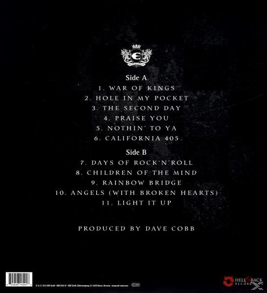 Album borítója A és B oldal számlistáival. Cím: War of Kings. Dave Cobb készítette. Hellback Records logó.