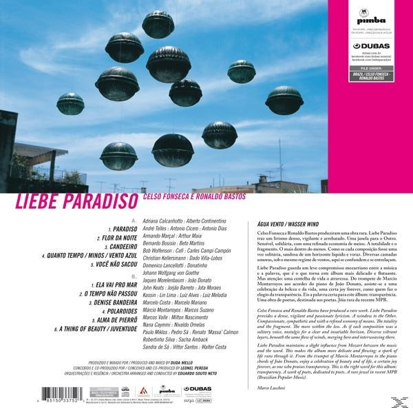 Rückseite einer CD mit Titelliste und Text auf Portugiesisch. Der Hintergrund ist hellgrün.