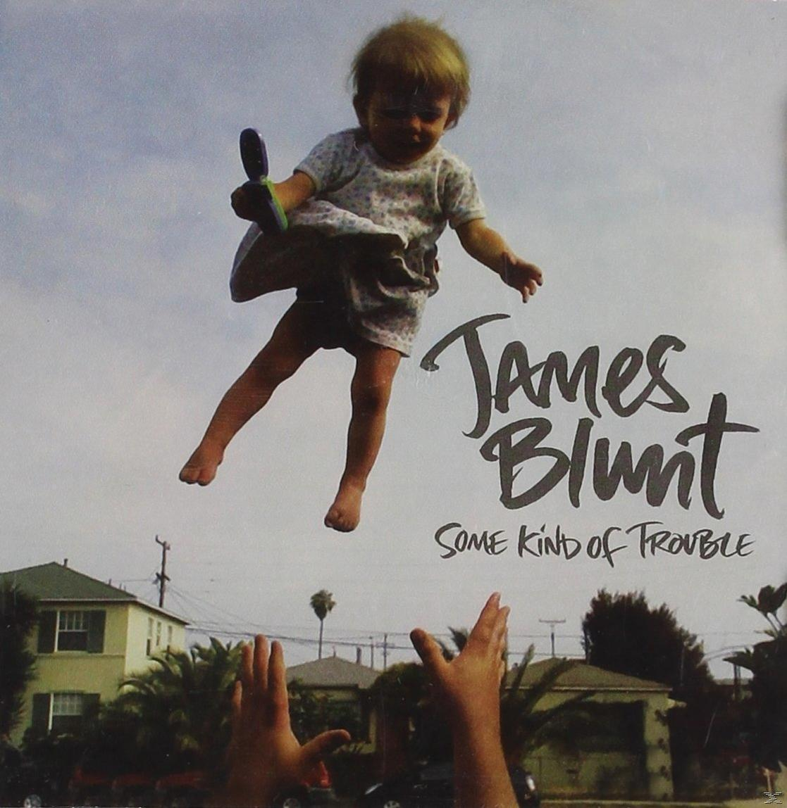 Albumcover von James Blunt. Ein Kind springt in die Luft, Hände greifen hoch.