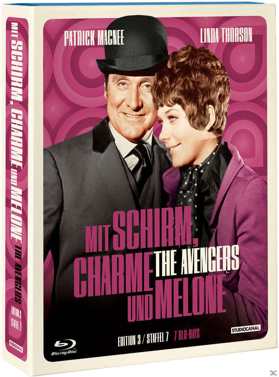 Filmbox-Set mit den Schauspielern Patrick Macnee und Linda Thorson.