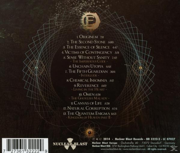 Album-Rückseite mit einem geometrischen Design und einer Liste von Songs. Das Logo von Nuclear Blast Records ist sichtbar.
