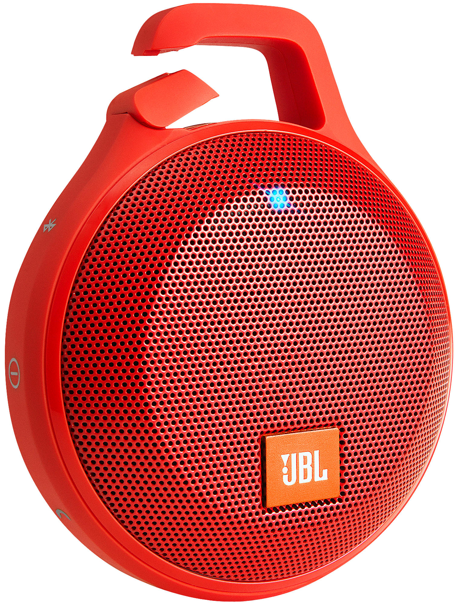 Un altavoz portátil JBL rojo con asa. Tiene una parte frontal perforada, una luz azul y el logotipo de JBL. Aislado sobre blanco.