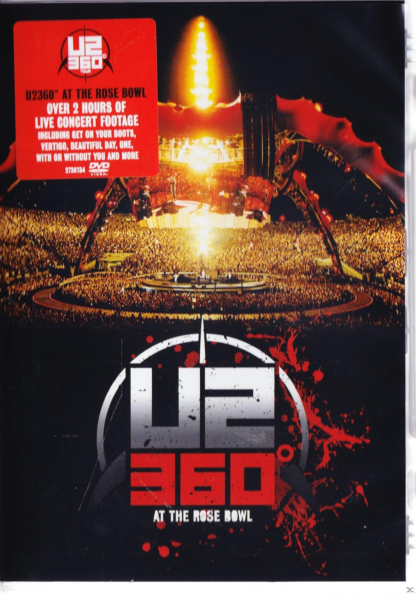 U2 360° at the Rose Bowl DVD-Hülle. Enthält eine Bühne und eine Menschenmenge mit rotem Banner.