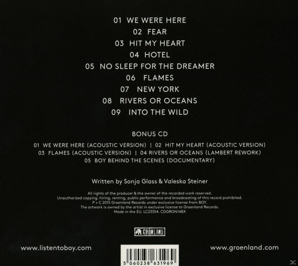 CD-Cover mit Titelliste. Schwarzer Text und Albumtitel auf weißem Hintergrund.