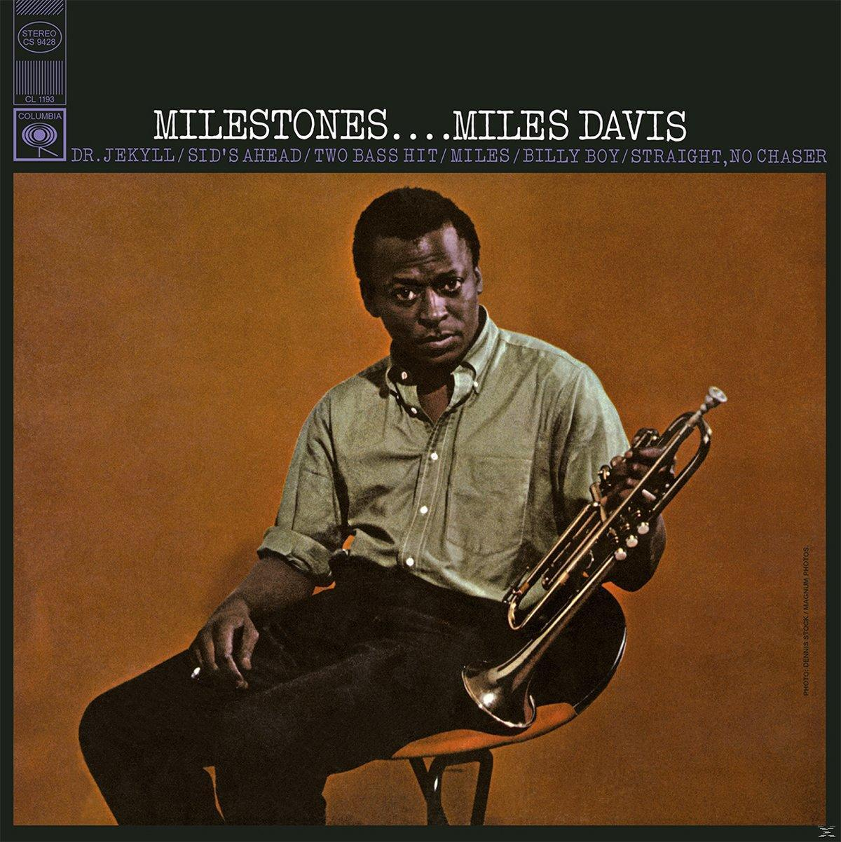 Miles Davis album borítója. Ő ül, trombitát tart, egy széken, barna háttérrel.