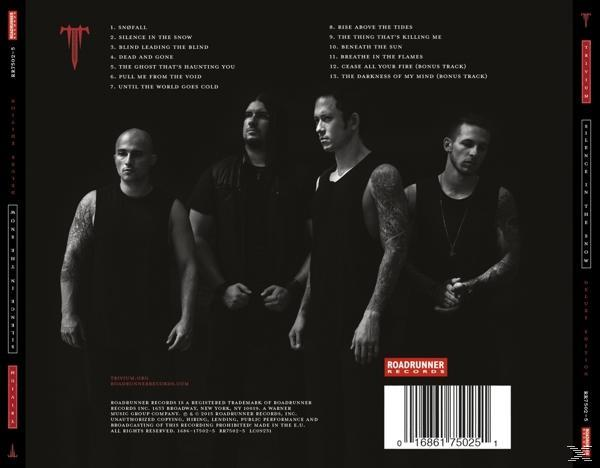 Trivium Albumcover. Vier Männer in Schwarz, Bandname und Trackliste auf der Rückseite.
