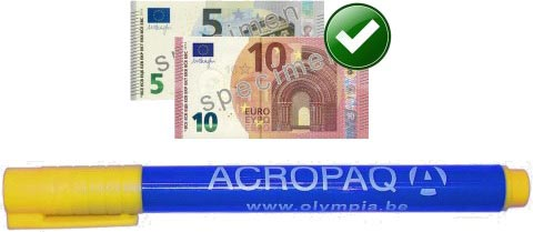 Eurobiljetten en een gele markeerstift.