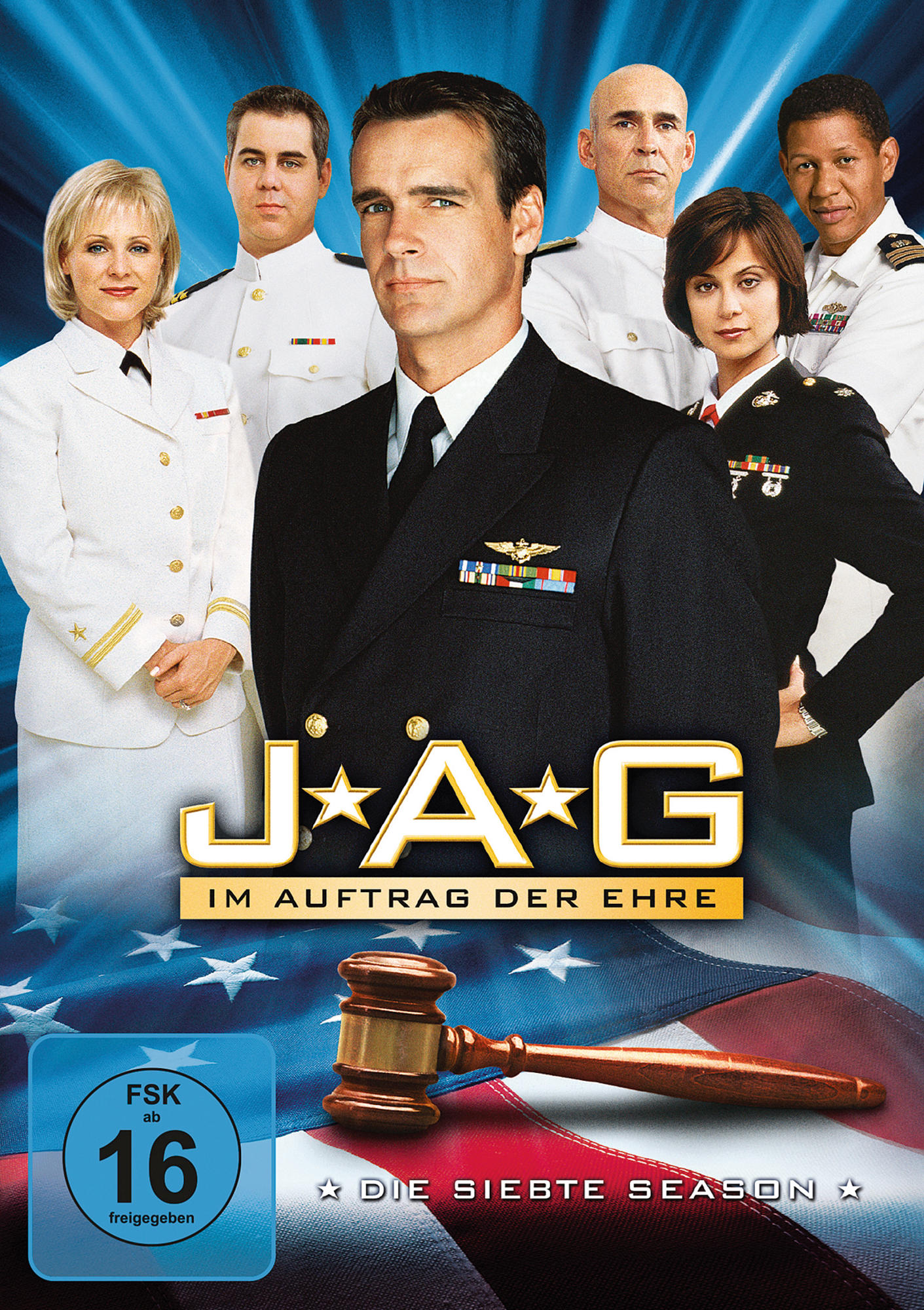 DVD-Cover von 'JAG' mit einer Gruppe von Leuten in Uniform und einem Hammer. Eine US-Flagge im Hintergrund.