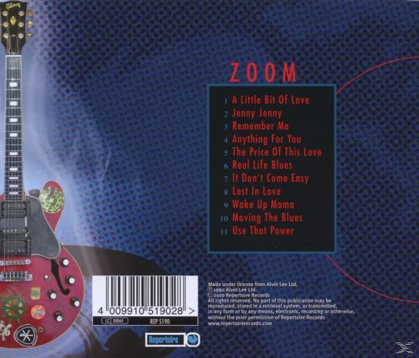 CD-Cover mit Gitarre links, Titelliste und dem Wort 'Zoom' auf dunkelblauem Hintergrund.