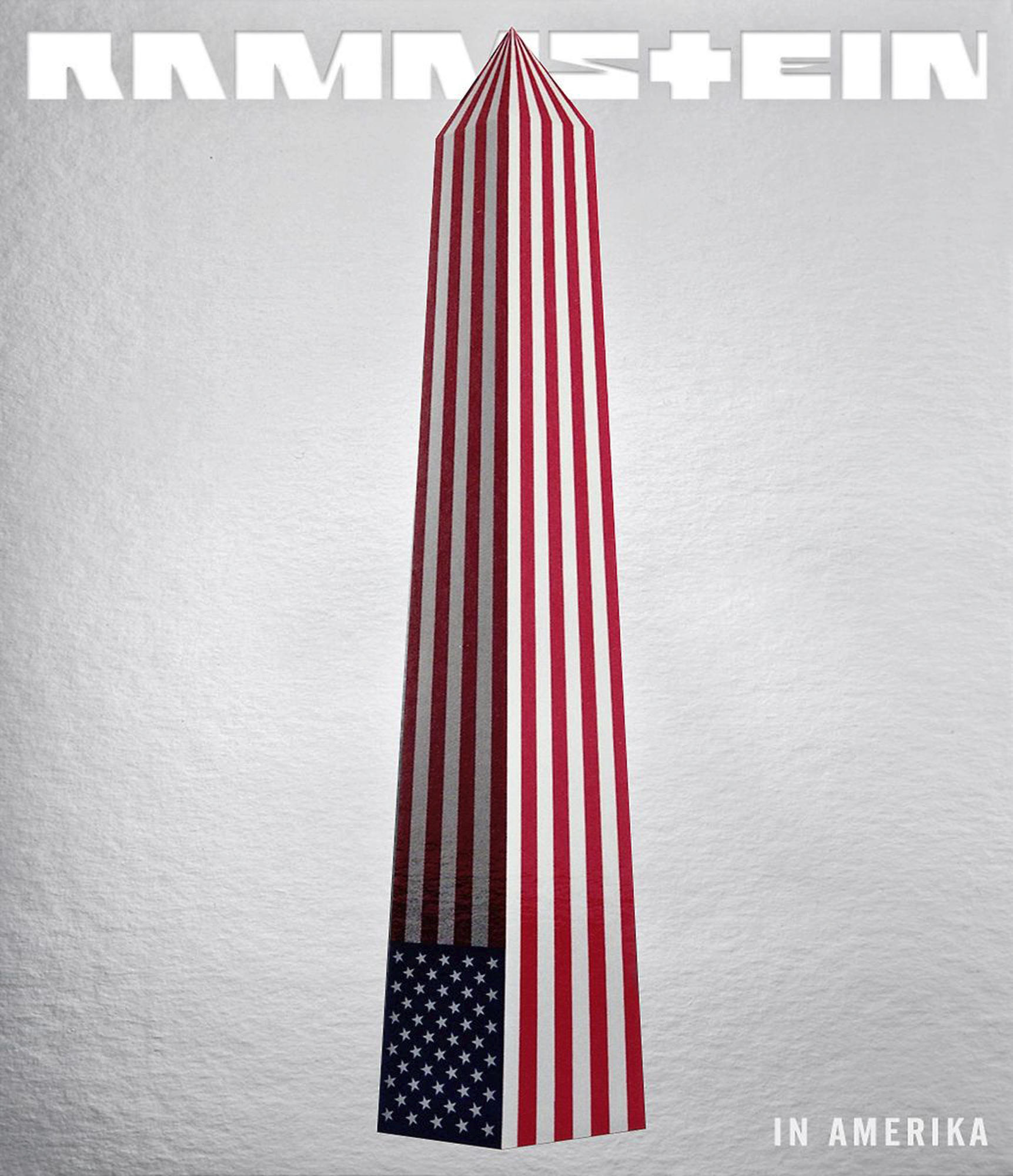 Rammstein album borító. Az amerikai zászló dizájnja egy obeliszken.