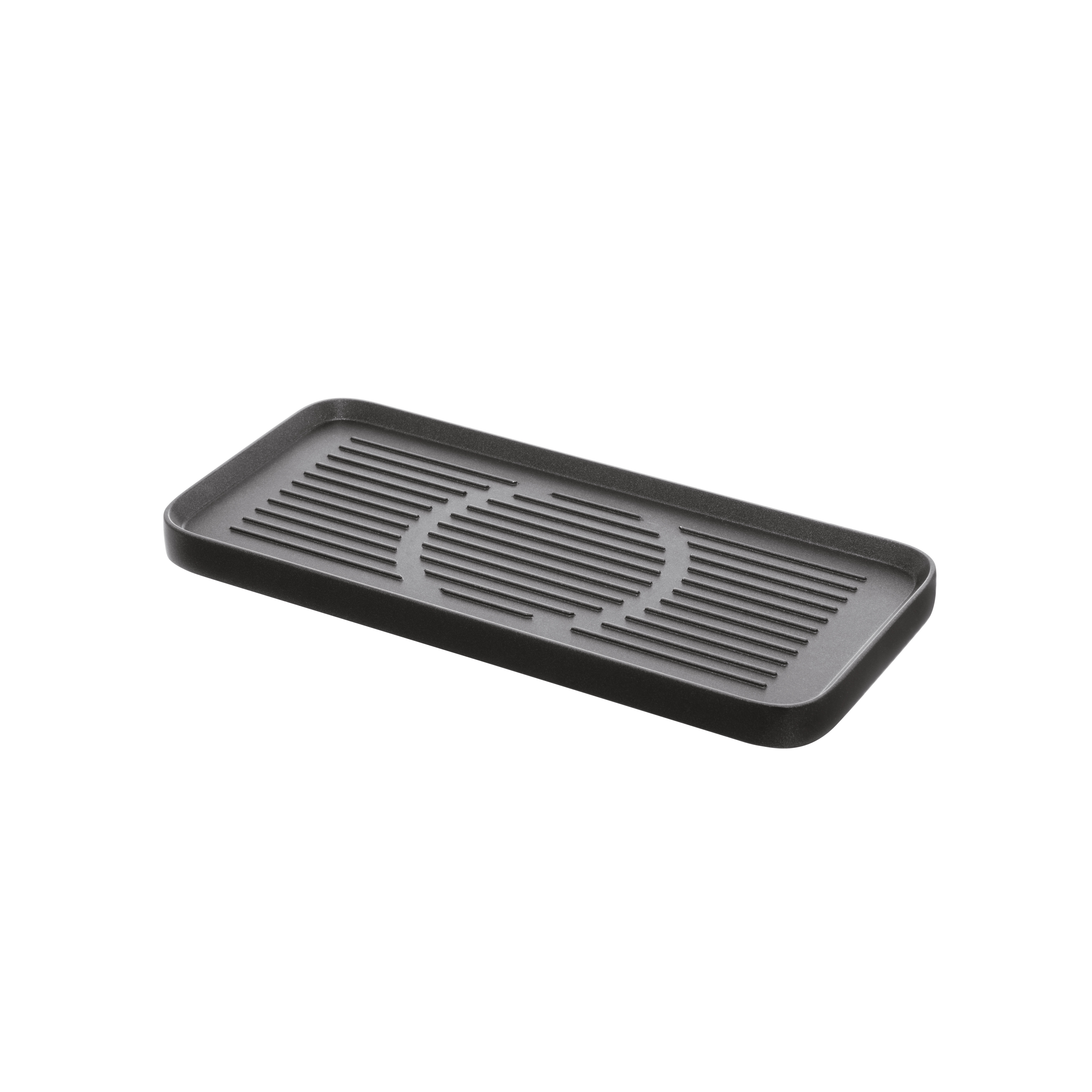Ein schwarzer rechteckiger Grill auf weißem Hintergrund. Es hat parallele Linien und ein kreisförmiges Muster.