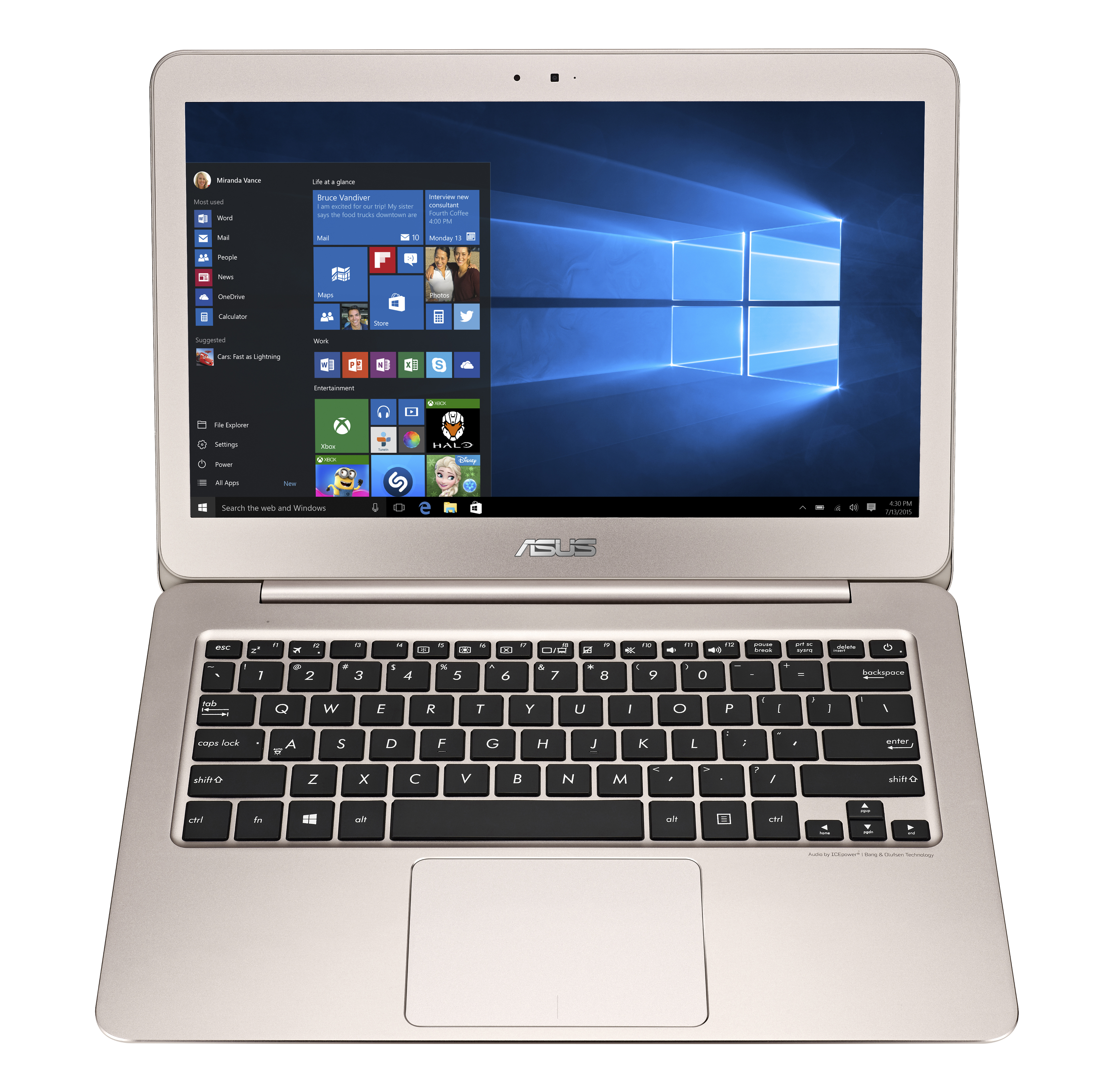Ein roségoldener ASUS-Laptop mit Windows 10 Startmenü auf dem Bildschirm.