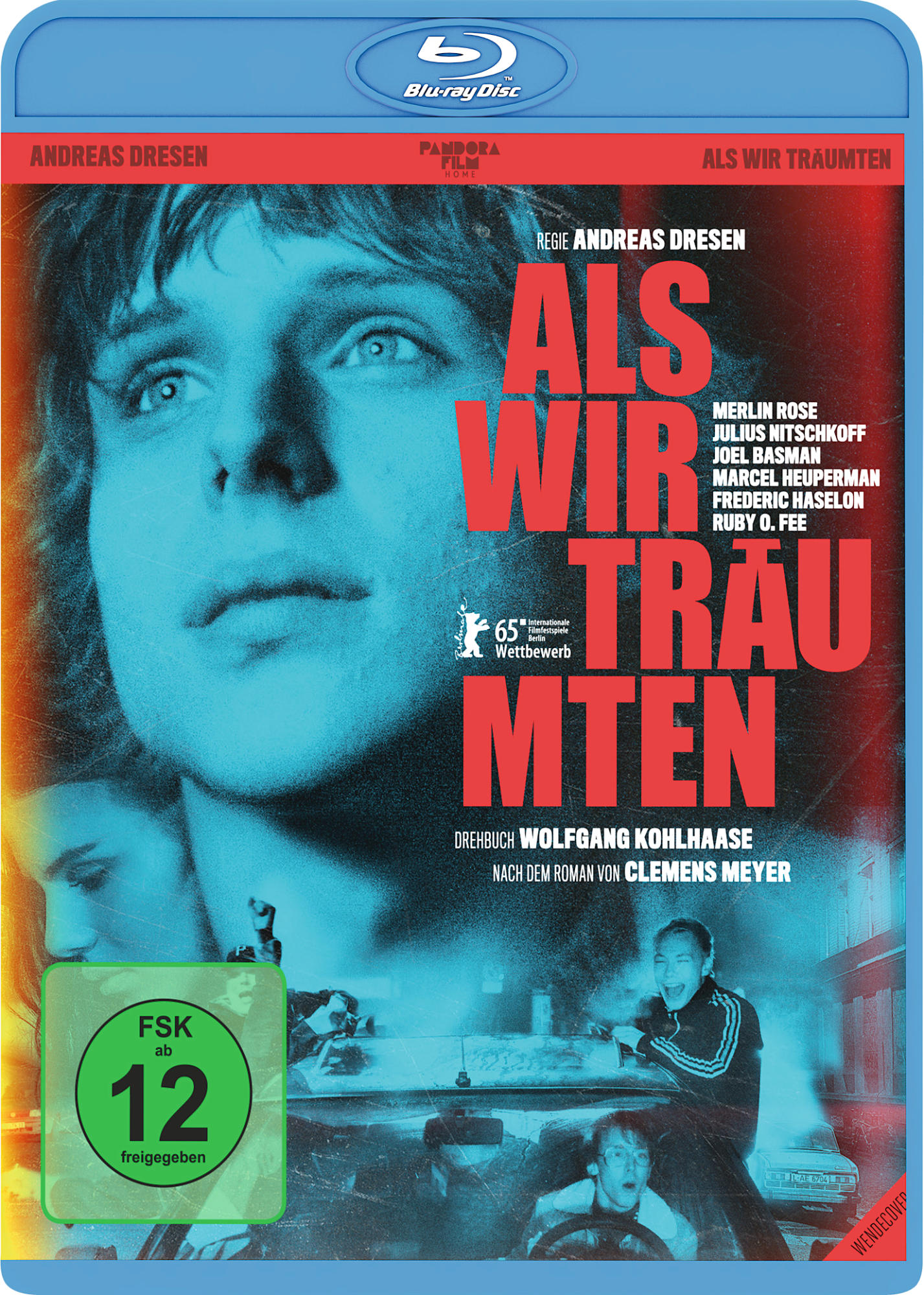 Blu-ray-Cover. Ein junger Mann steht im Mittelpunkt, roter Text und deutscher Text sind auf dem Cover sichtbar.