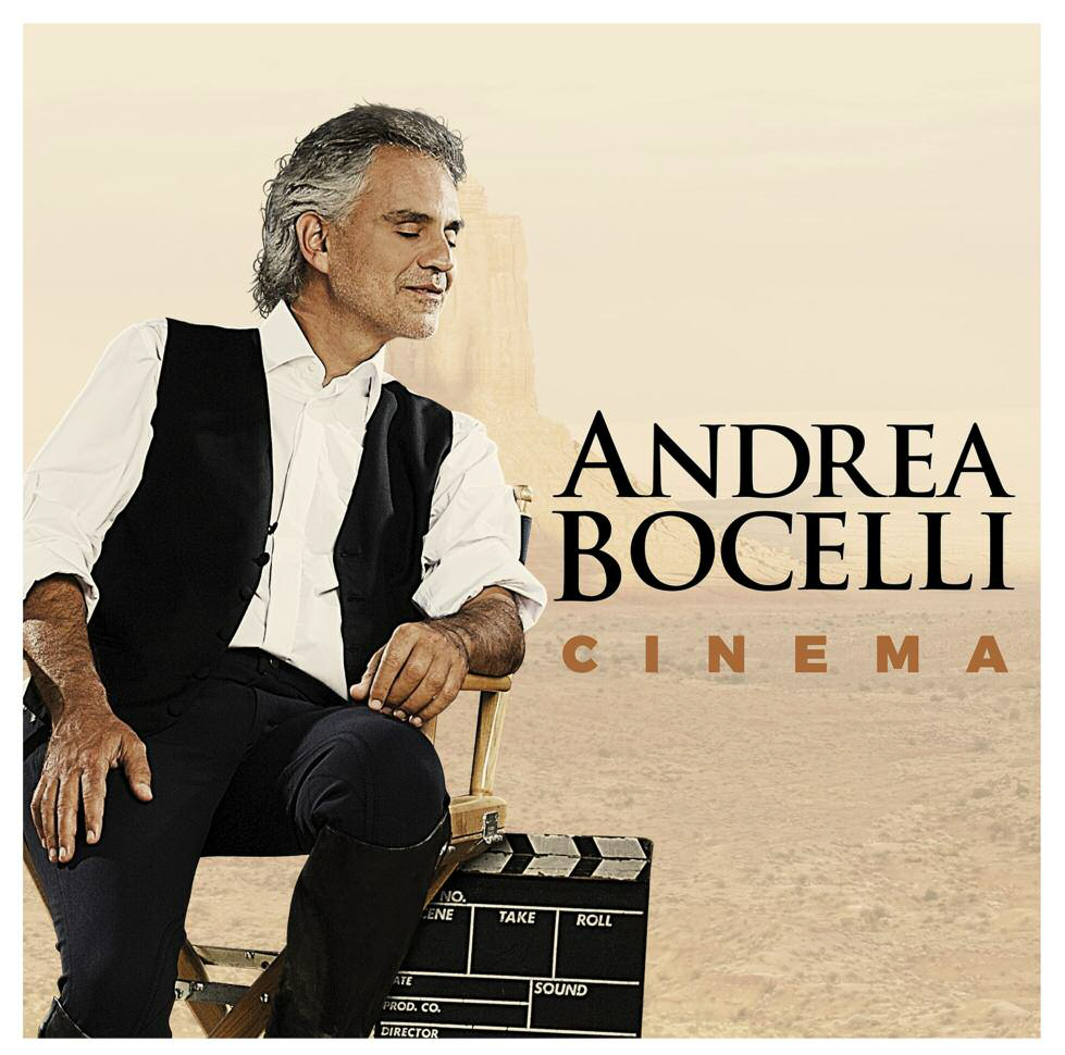 Album borító: Andrea Bocelli egy széken ül, egy filmes csapóval, sivatagi háttérrel.