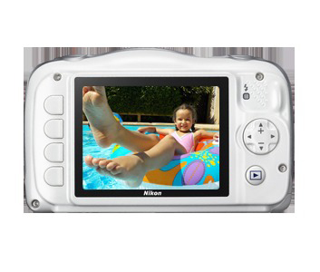 NIKON Coolpix S33  Kompaktkamera Weiß, 3x opt. Zoom, TFT-LCD