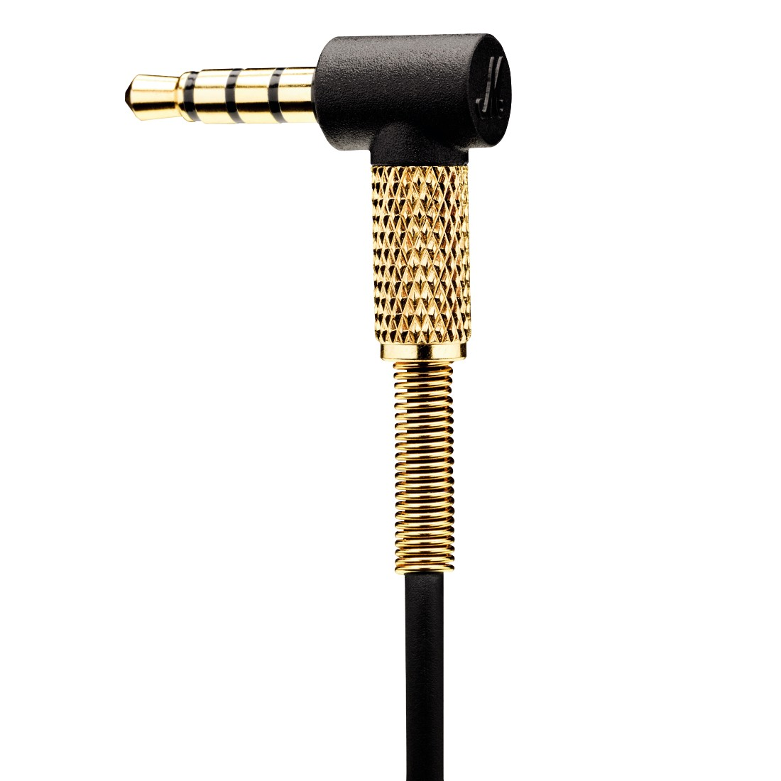 Nahaufnahme eines goldfarbenen 3,5-mm-Audioanschlusses mit schwarzem, strukturiertem Griff. Weißer Hintergrund.
