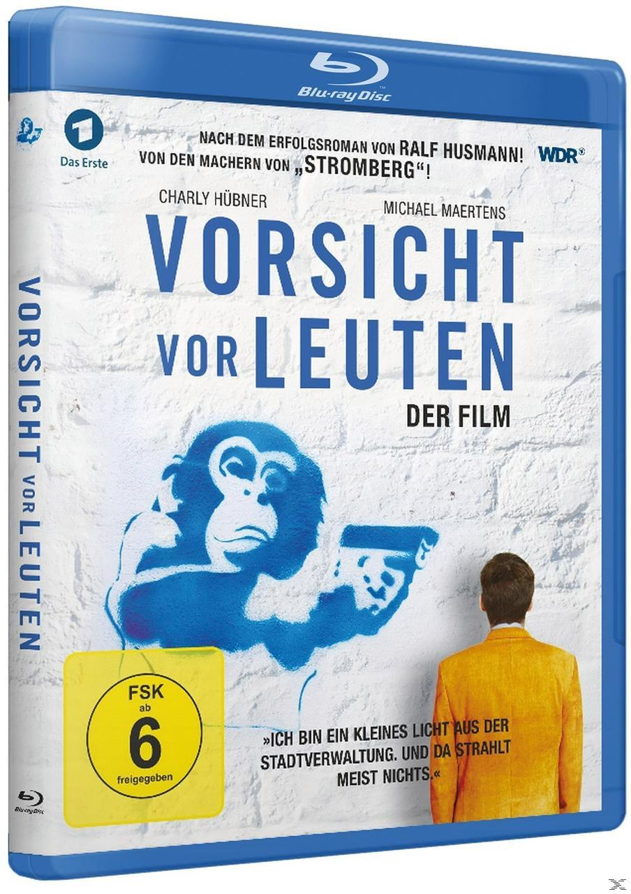Blu-ray-Cover mit blauem Hintergrund. Der Titel ist blau, ein Affen-Graffiti ist sichtbar.