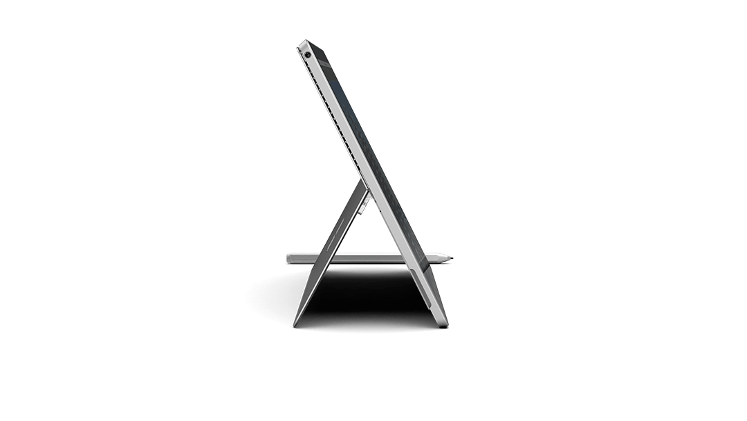 Tablet-ähnliches Gerät mit Stift, schräg aufgestellt. Dunkler Hintergrund.