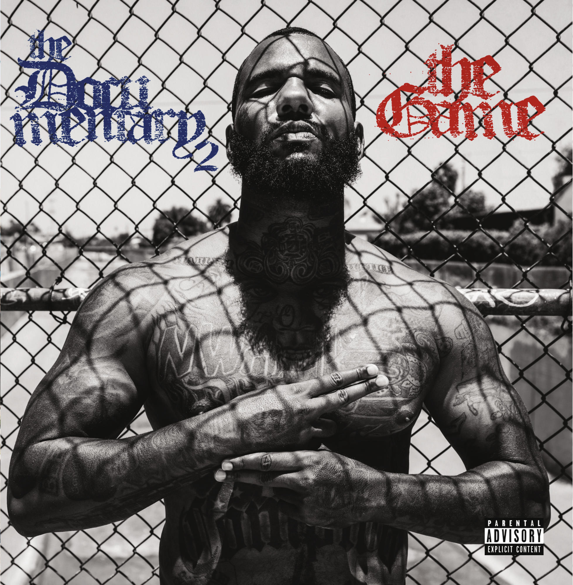 Albumcover mit oberkörperfreiem Mann, Tattoos, der seine Hände in einem Gang-Zeichen hochhält.