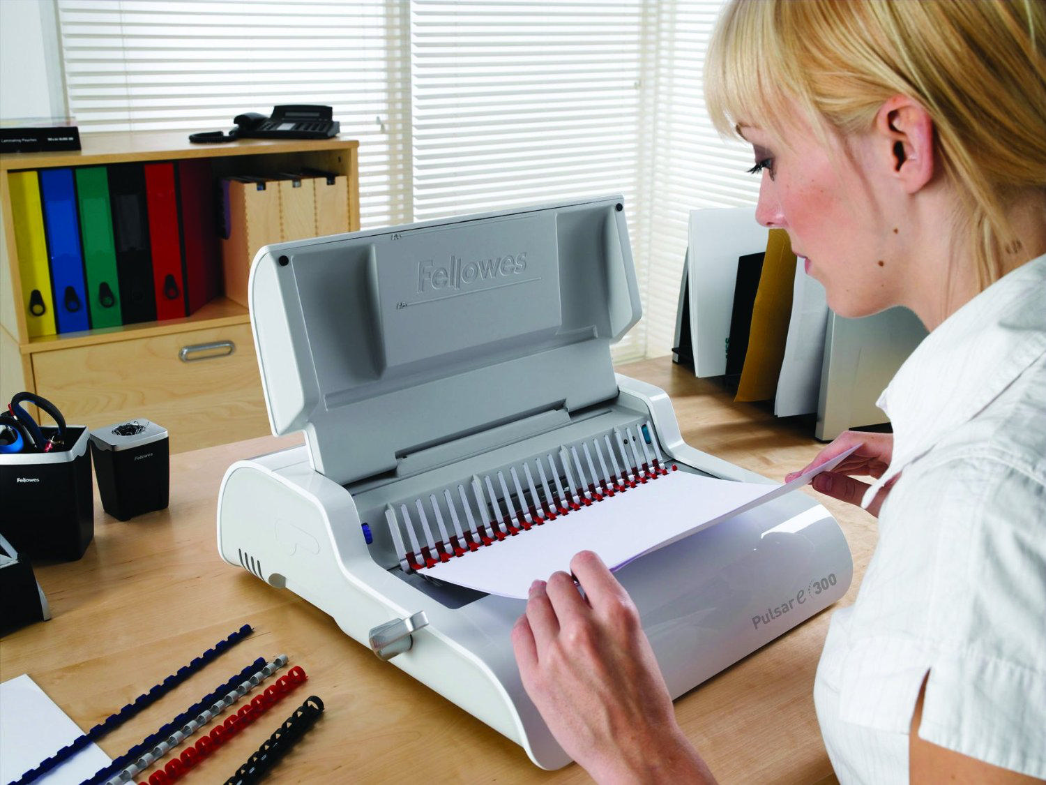 FELLOWES Plastik Spiralli Cilt Makinesi Elektrikli Pulsar