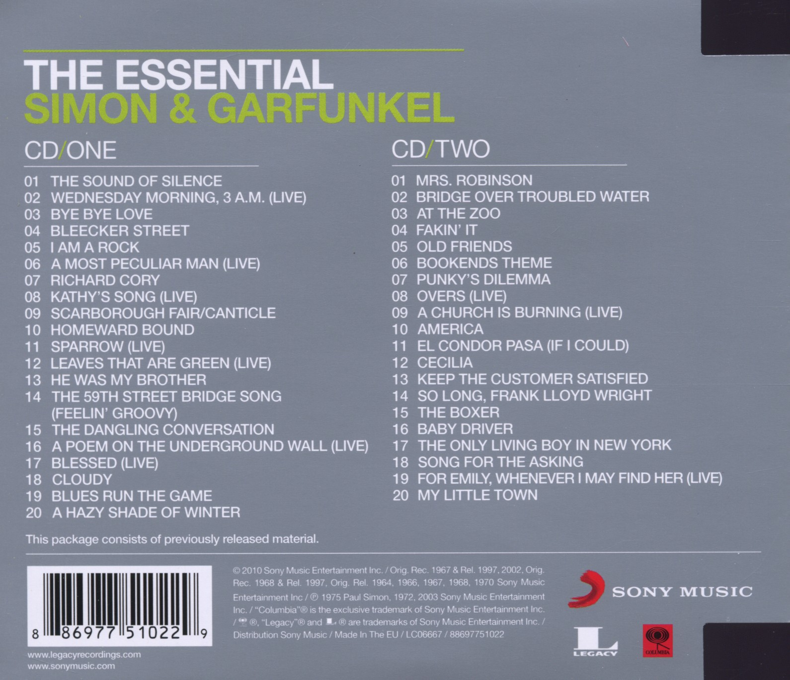CD-hoes met tracklijsten: 'The Essential Simon & Garfunkel'. Bevat albumdetails.