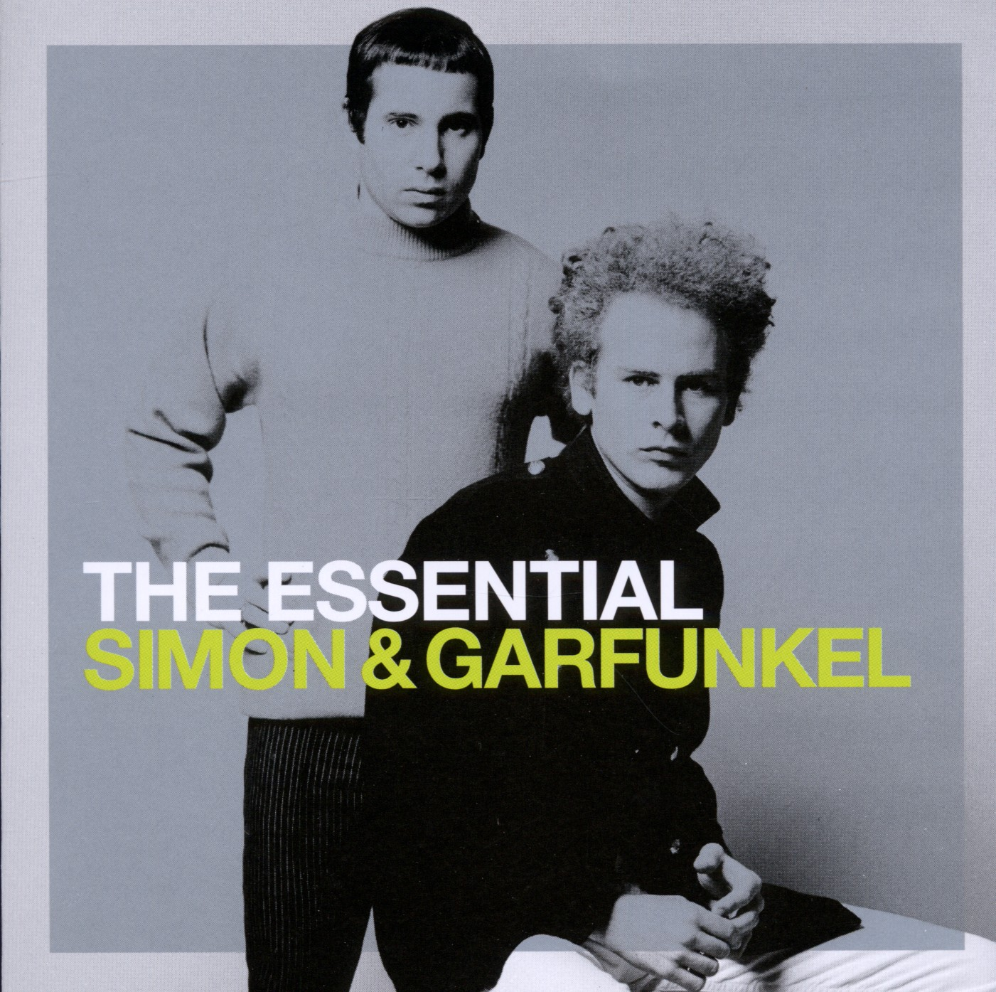 Albumhoes: Simon & Garfunkel. Twee mannen in een studio, tekst: The Essential Simon & Garfunkel.