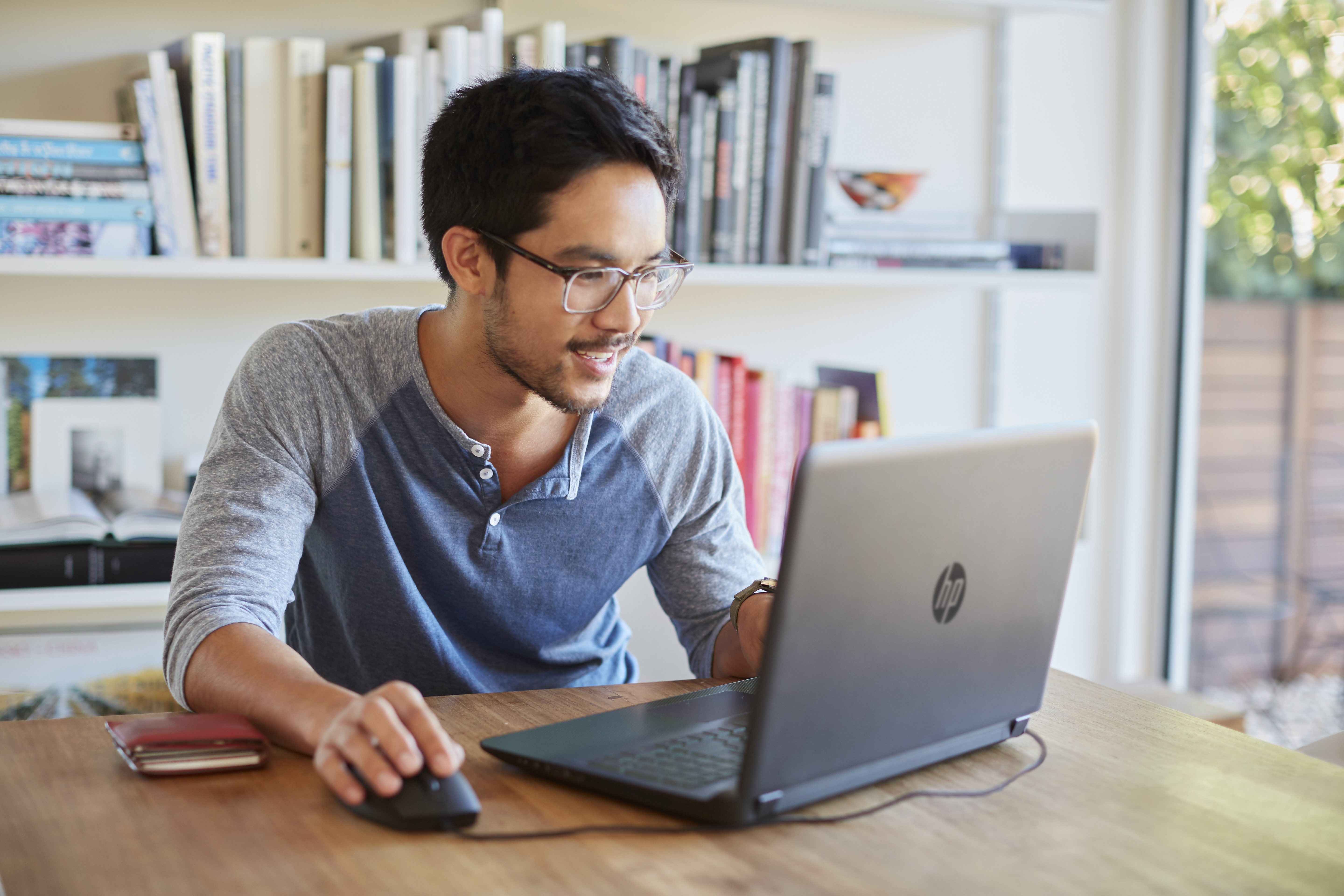 HP Pavilion 15-AK031NG - 15,6 Zoll - Intel® Core™ i7 i7-6700HQ - 8 GB - 1 TB - NVIDIA GeForce® GTX 950 - Windows 10 Home (64 Bit)