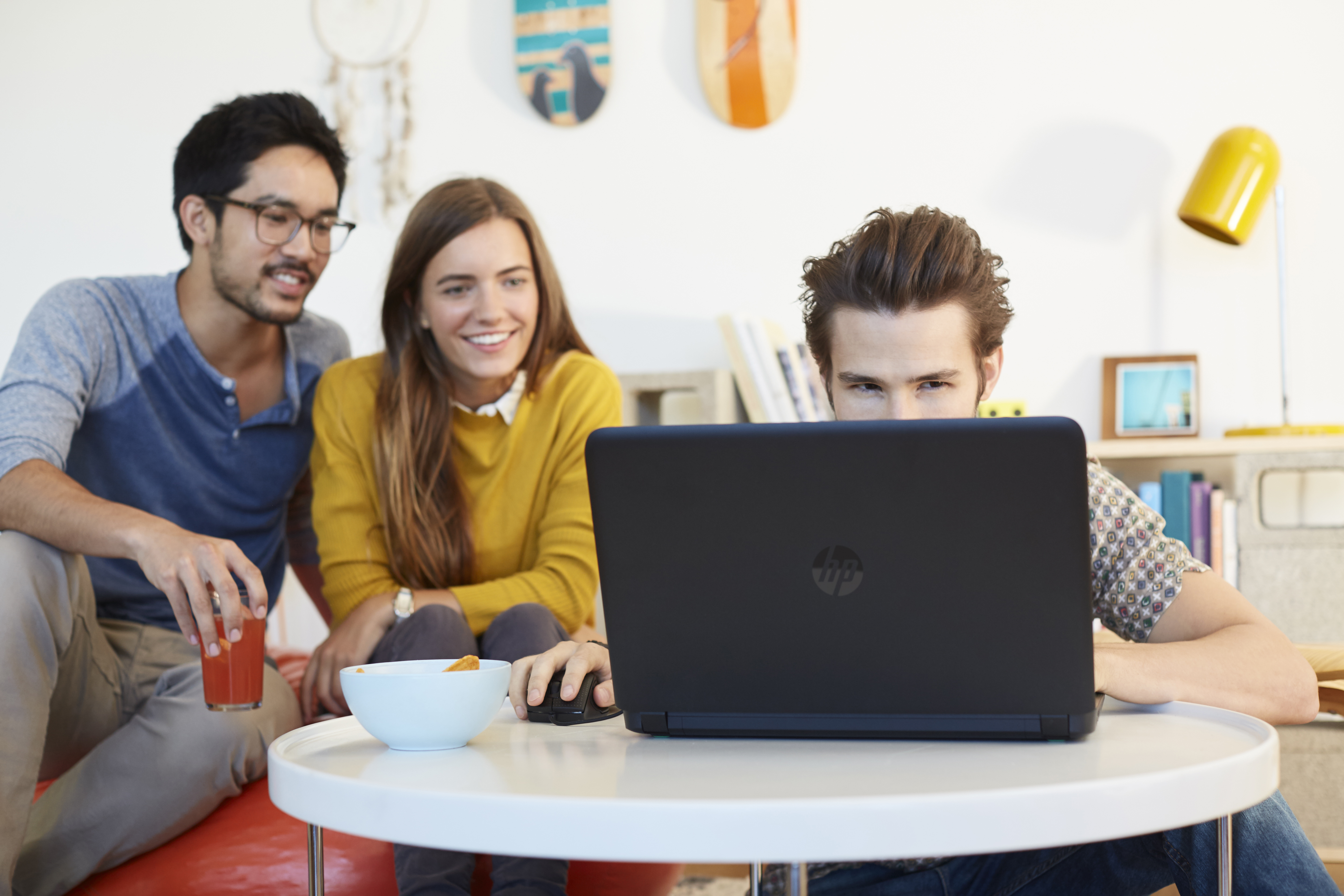 HP Pavilion 15-AK031NG - 15,6 Zoll - Intel® Core™ i7 i7-6700HQ - 8 GB - 1 TB - NVIDIA GeForce® GTX 950 - Windows 10 Home (64 Bit)