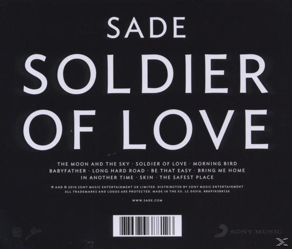 Albumcover: 'Soldier of Love' von Sade. Schwarzer Hintergrund, weißer Text. Titelliste und Barcode unten.