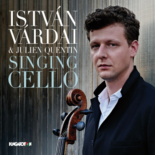 Album borító: Egy fekete öltönyös és fekete inges férfi egy gordonkát tart. A címe: Singing Cello.