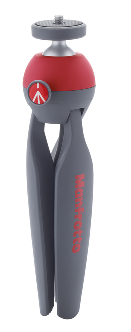Kleine rode en grijze statief, opgevouwen. Manfrotto-logo in rood.