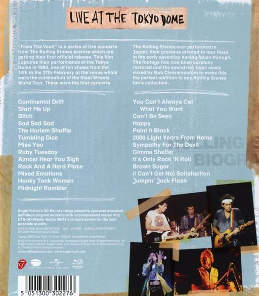 Blu-ray-Hülle mit Text und Fotos der Rolling Stones im Tokyo Dome.