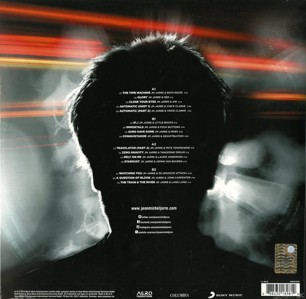 Egy album hátulja a művész sziluettjét és egy dal listát mutat.