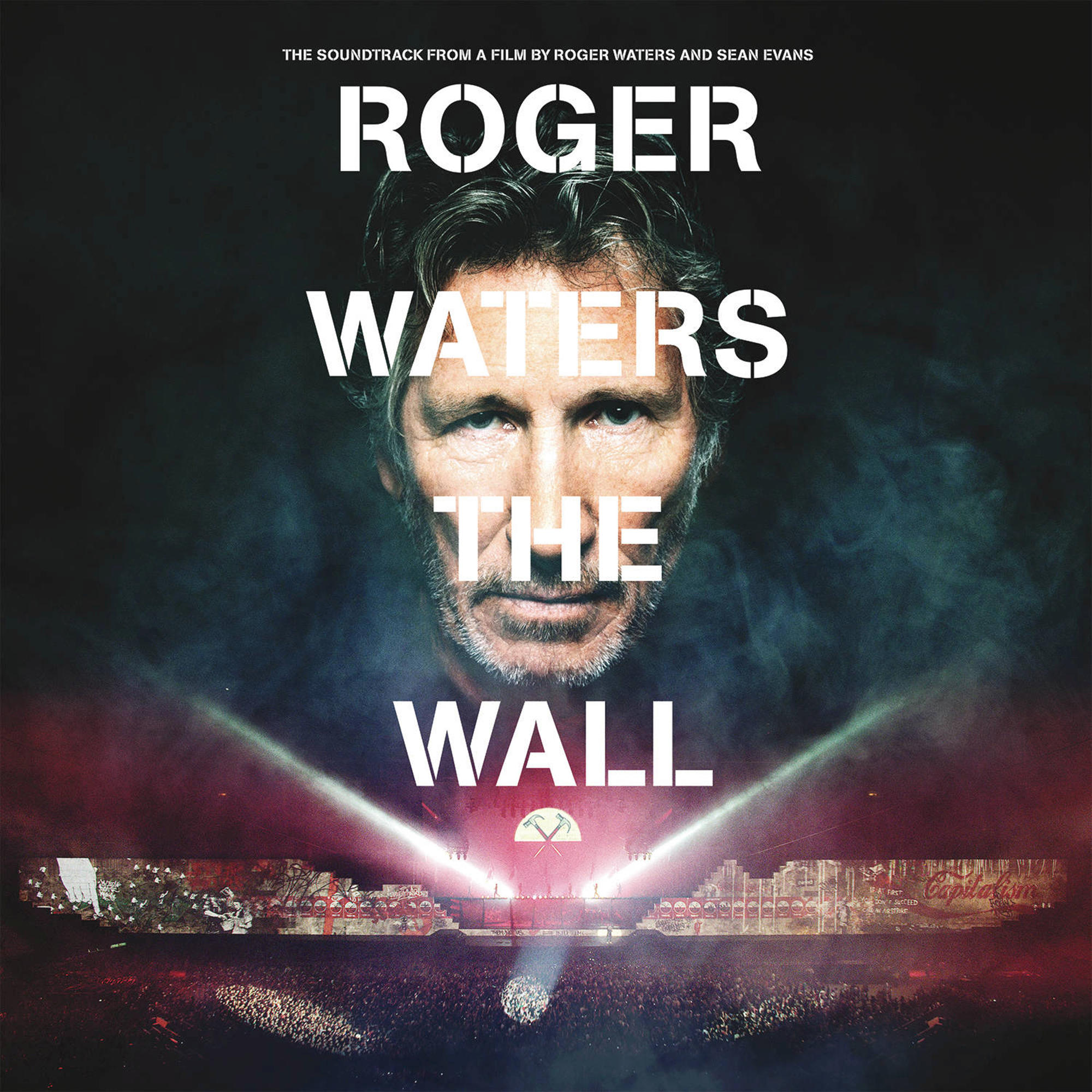 Album borító: Roger Waters, The Wall, tömeggel és fényekkel.