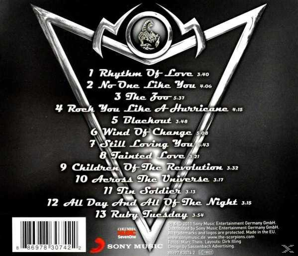 CD-Cover mit silbernem Dreieck und Songtiteln. Der Text enthält die Namen der Songs.
