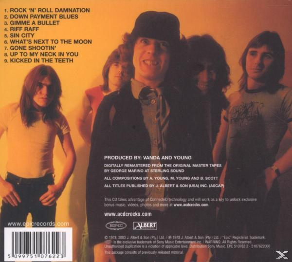 AC/DC Album-Rückseite, Bandmitglieder, Titelliste und Text, dunkler Hintergrund.