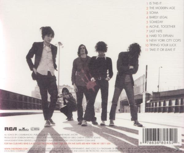 Albumcover mit einer Band, die auf einer Brücke geht. The Strokes sind die Band.