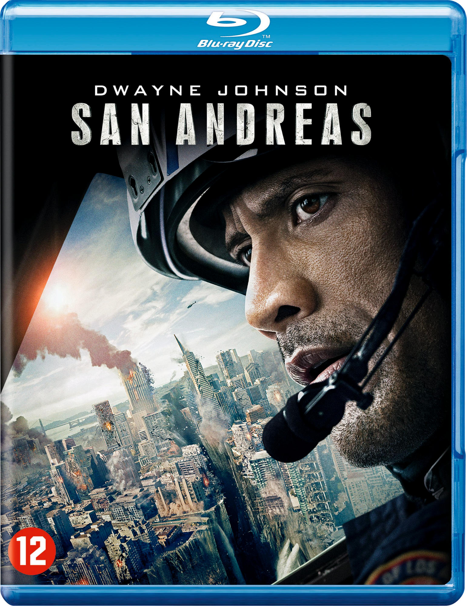 Pochette Blu-ray de San Andreas, Dwayne Johnson dans le cockpit d'un hélicoptère. L'arrière-plan montre une ville en feu.