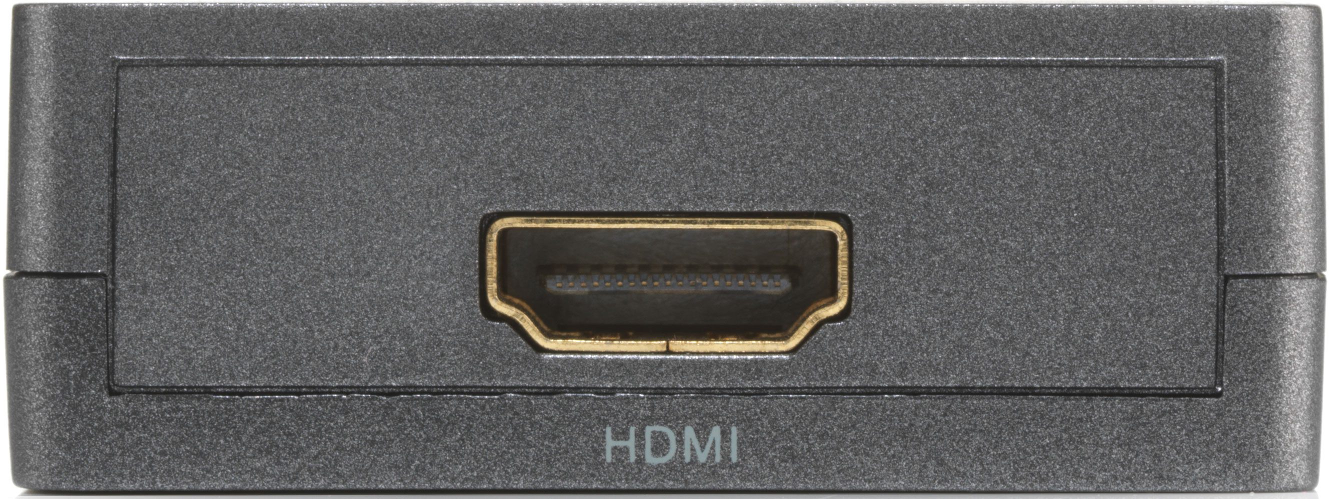 Gros plan d'un port HDMI gris foncé sur un appareil avec le mot 'HDMI' imprimé en dessous.