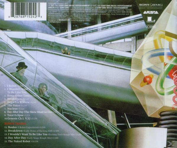 Rückseite mit Text und einem Foto einer Band in einem modernen Gebäude mit Rolltreppen und Glaspaneelen.