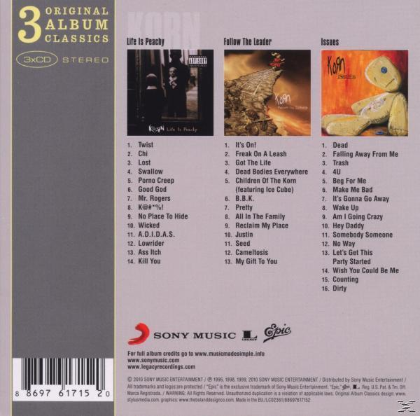 CD-Cover mit drei Albumcovern. Listet Songs auf jedem Album auf, Logos und Barcode unten.