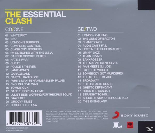 CD-Cover von 'The Essential Clash' mit Titellisten auf dunklem Hintergrund. Das Bandlogo und der Albumtitel sind sichtbar.