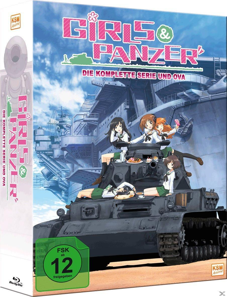 DVD-Hülle für Girls und Panzer. Anime-Mädchen auf einem Panzer sind auf dem Cover.