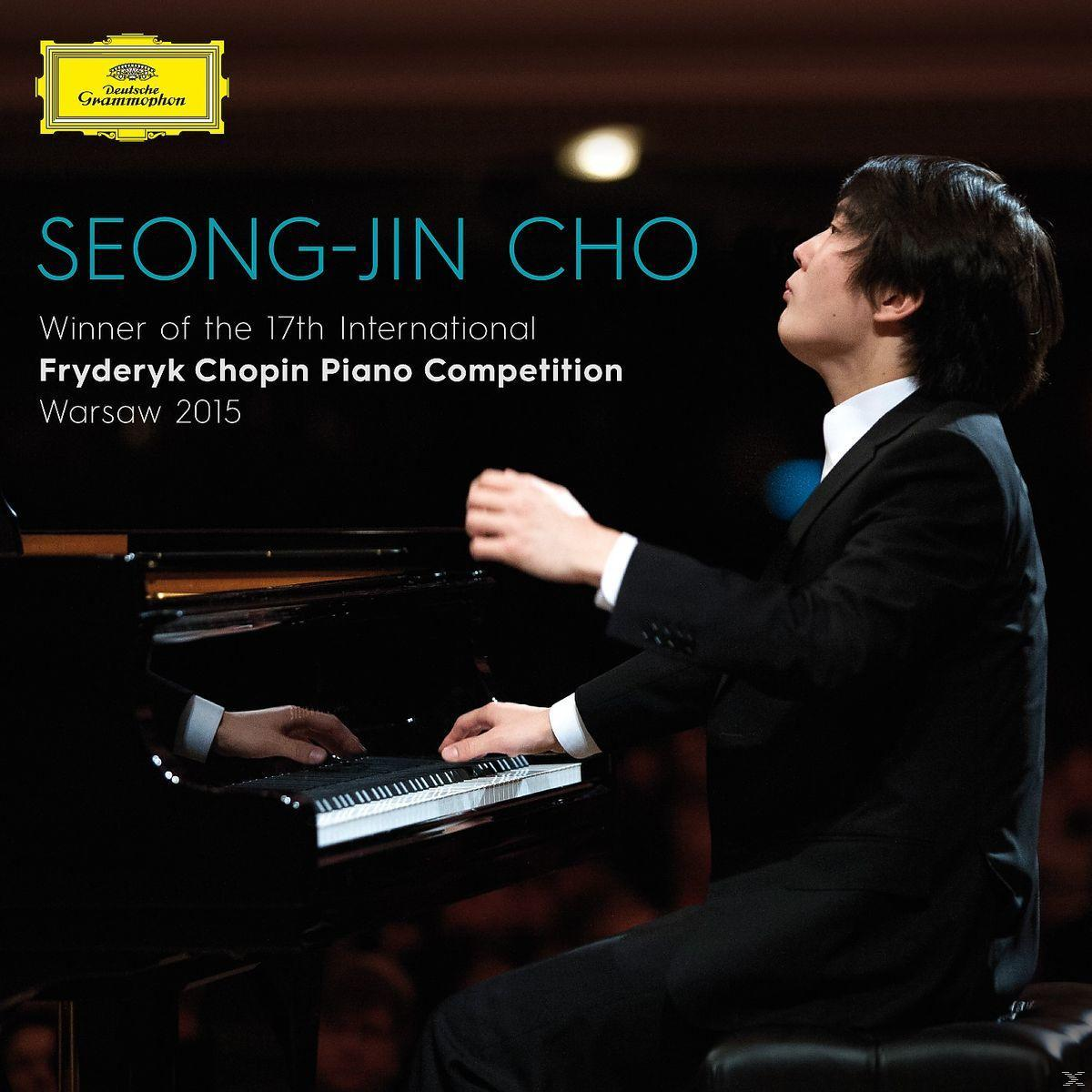 Seong-Jin Cho zongorázik, szöveggel a Chopin Zongoraversenyről.