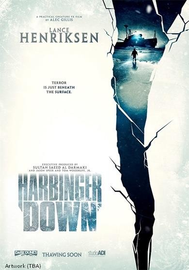 Filmposter voor "Harbinger Down", met een eenzaam figuur in een besneeuwd landschap en tekst.