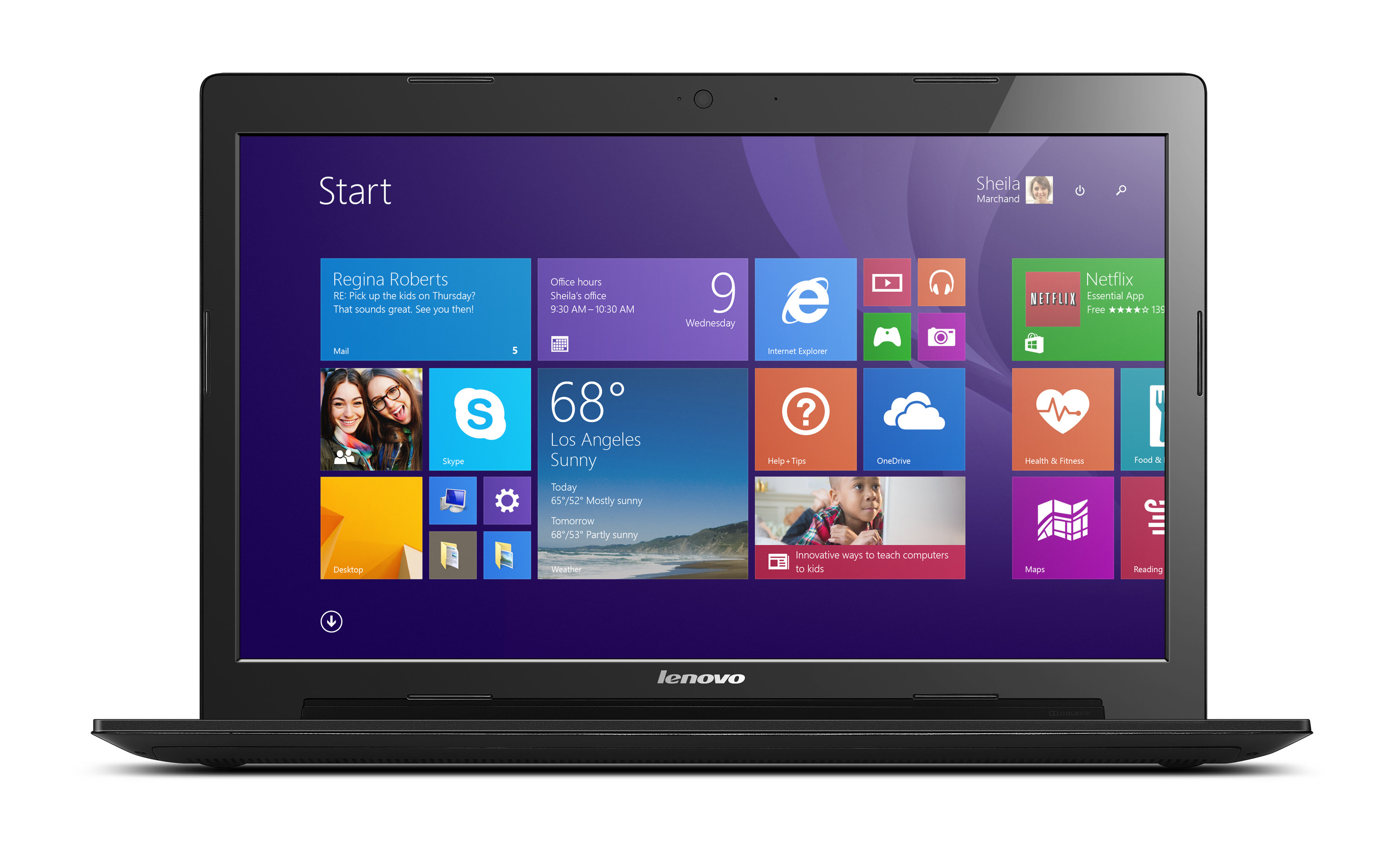 Schwarzer Lenovo-Laptop mit geöffnetem Windows 8 Startbildschirm.